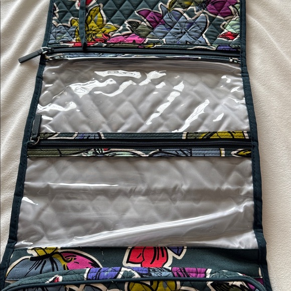 Vera Bradley toiletry bag - Picture 6 of 9